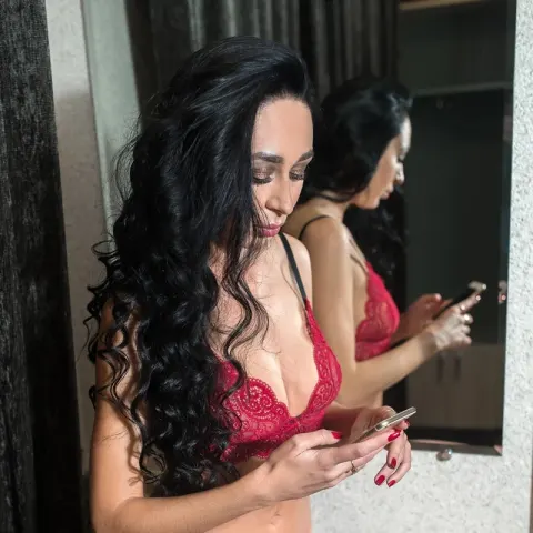 Estelle, hôtesse de téléphone rose